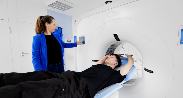 Hochwertige Bilder – niedrige Dosis. CT 3500 zeigt, was KI kann.