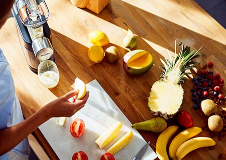 Selbstgemachte S&auml;fte aus frischen Zutaten