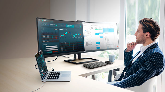 Aufger&auml;umter Arbeitsplatz