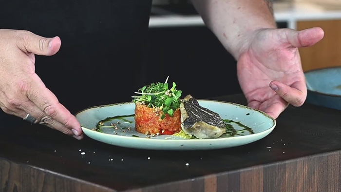 Gazpacho-Tartar / Gem&uuml;se mit Doradenfilet im Airfryer